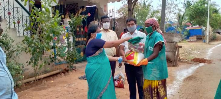 கொரானோ நிவாரண தொகுப்பு வழங்கும் நூத்தலாபுரம் ஊ.ம.தலைவர் - திரு.செல்வராஜ்