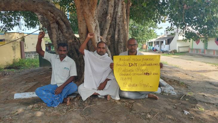 மெழுகுவர்த்தி ஏந்தி போராட்டத்தில் ஈடுபட்ட கம்பளத்தார்! மாவட்டம் முழுதும் பதற்றம்.