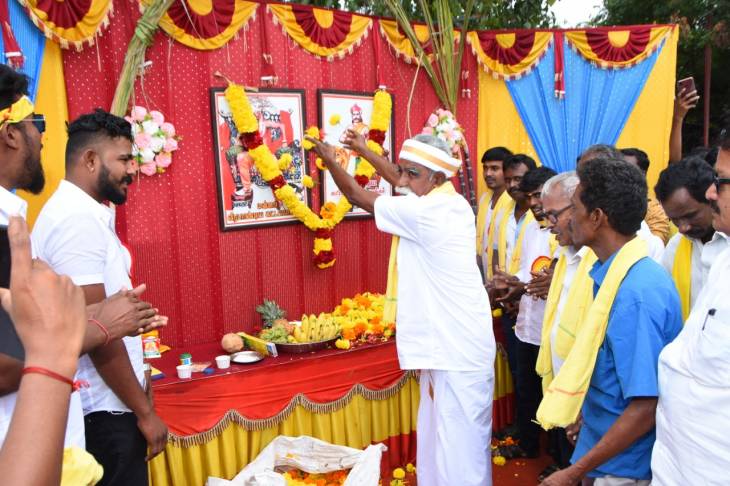 ஊராட்சிமன்றத் தலைவர்கள் ஒன்றிணைந்து மிரட்டிய வீரபாண்டிய கட்டபொம்மன் பிறந்தநாள் விழா!