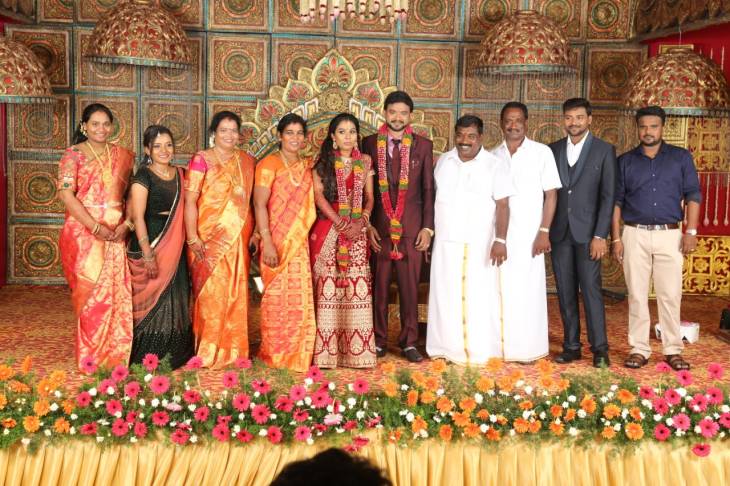 மக்களின் மனங்களில் வாழும் மருத்துவராய் புகழ்பெறுக! - இளம் மருத்துவருக்கு வாழ்த்துகள்!