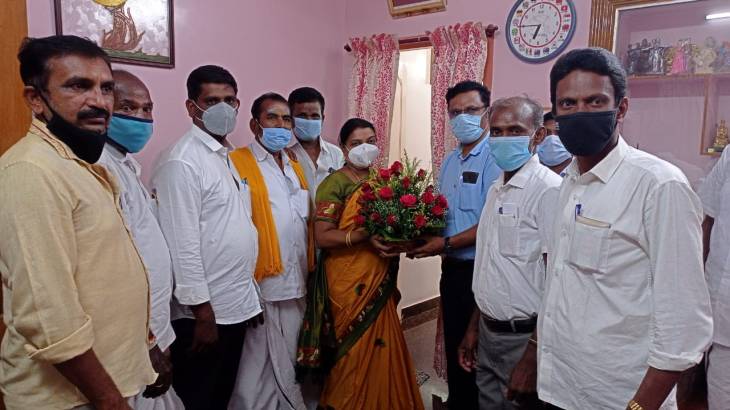 அமைச்சர் பெருமக்களே வருக! மாவீரனுக்கு வீரவணக்கம் செய்க!