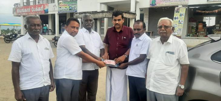 நடுரோட்டில் வழிமறித்து லட்சம் நன்கொடை! அதிர்ச்சியளித்த நாமக்கல் உறவுகள்.