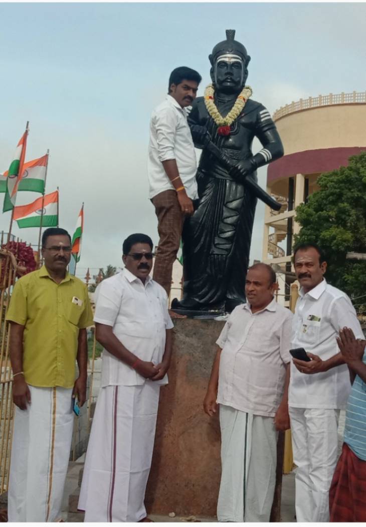 மாவீரர்களுக்கு மரியாதை செய்து சுதந்திர தினத்தைக்கொண்டாடிய கம்பளத்தார்கள்!