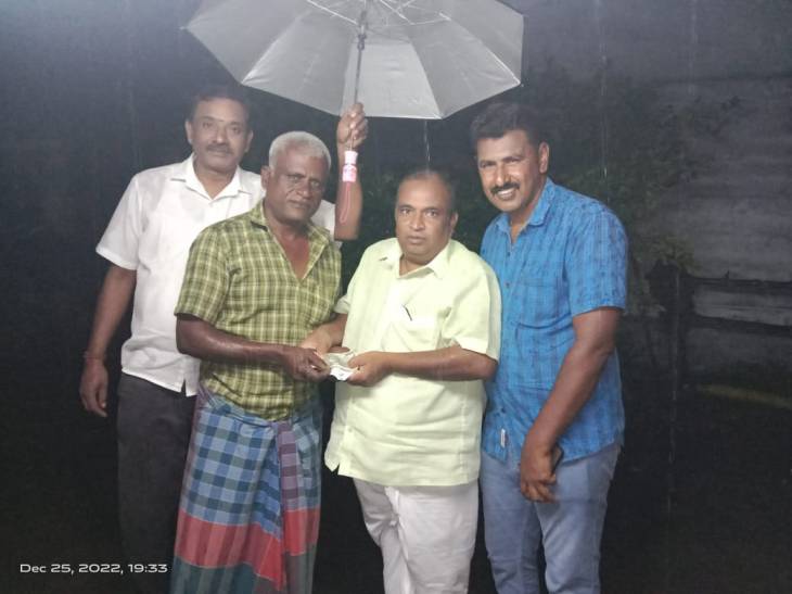 அடாது மழையிலும் விடாது தொடரும் சமுதாயப்பணி!