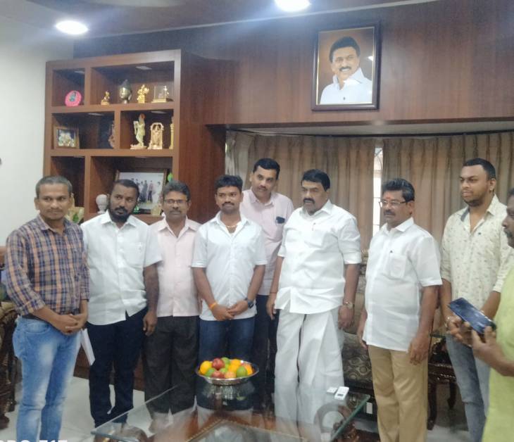 அகாடமி நன்கொடையாளர் திருமணம்! அமைச்சருக்கு நேரில் அழைப்பு!