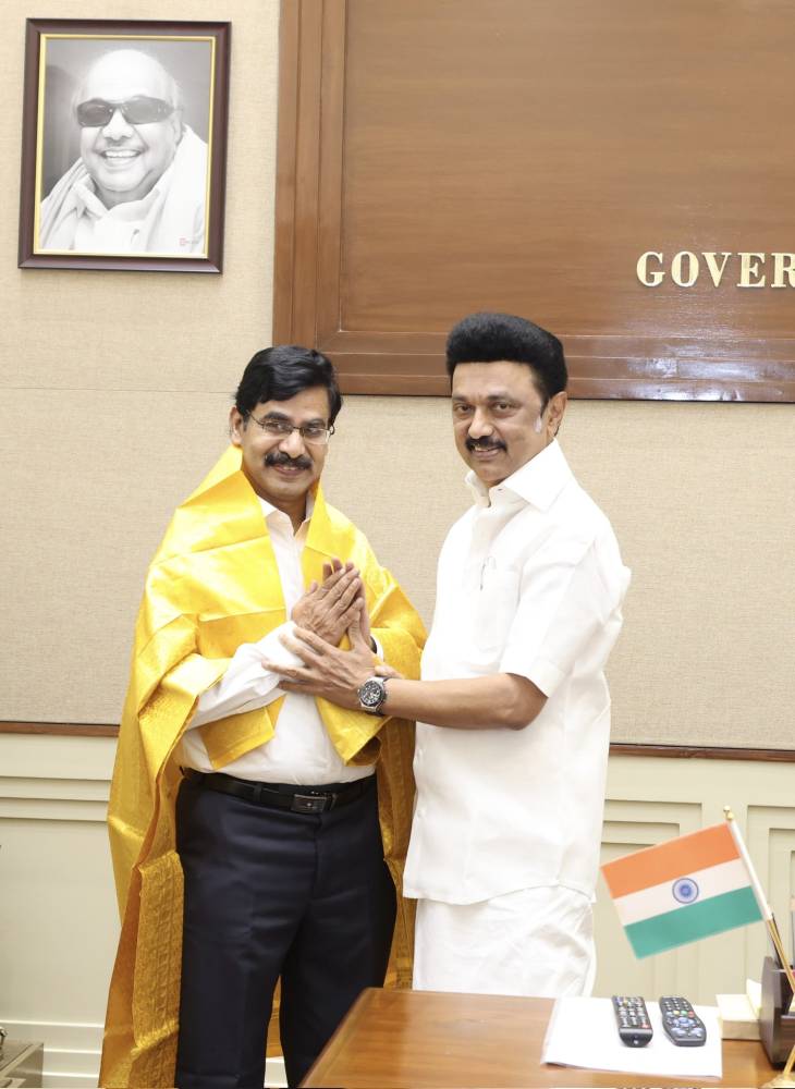 நேர்மையாளர் இறையன்பு க்கு மரபுகள் தாண்டி நேரில் மரியாதை செலுத்திய நீதிபதி!