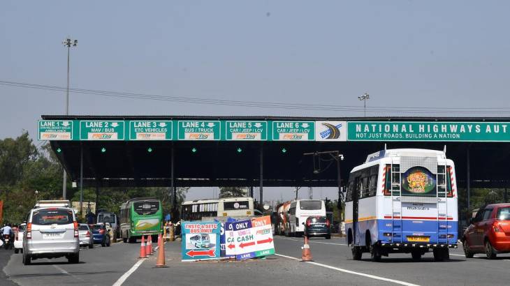 சிஏஜி அறிக்கை டோல்கேட் ஊழலை அம்பலப்படுத்துகிறது - நாளை முதல் சுங்கக்கட்டணம் உயர்வு.  