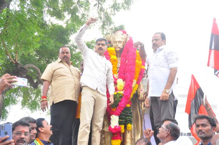 கிண்டியிலுள்ள கட்டபொம்மன் சிலைக்கு துரை வைகோ மாலையணிவித்து மரியாதை!