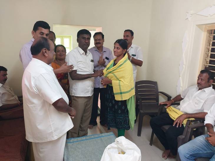 கோவை மாவட்ட மகளிரணி நிர்வாகிகளுக்கு  பாராட்டுவிழா!