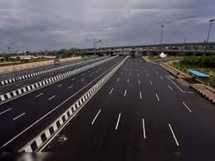 சாலையில் வரையப்பட்டிருக்கும் கோடுகளுக்கான பொருள் என்ன?