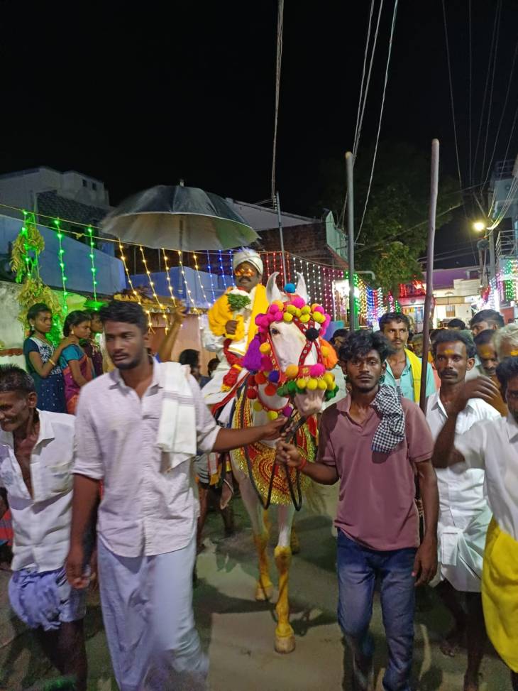 வாசுதேவநல்லூர் வீரசக்கதேவி கோவில் பசு ஓட்ட திருவிழா!