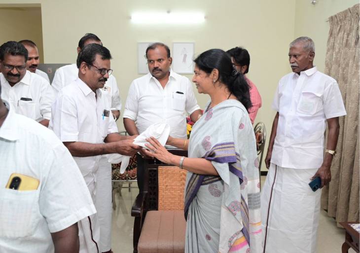 கனிமொழி கருணாநிதிக்கு ஒன்றியச் செயலாளர் நேரில் வாழ்த்து!